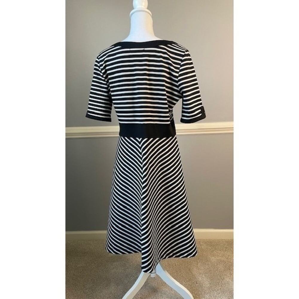 Liz Claiborne Black White Striped Fit Flare Dress 14 Stretch Polished Casual